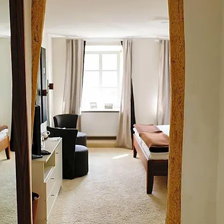 Wein-&tafelhaus Hotel *
